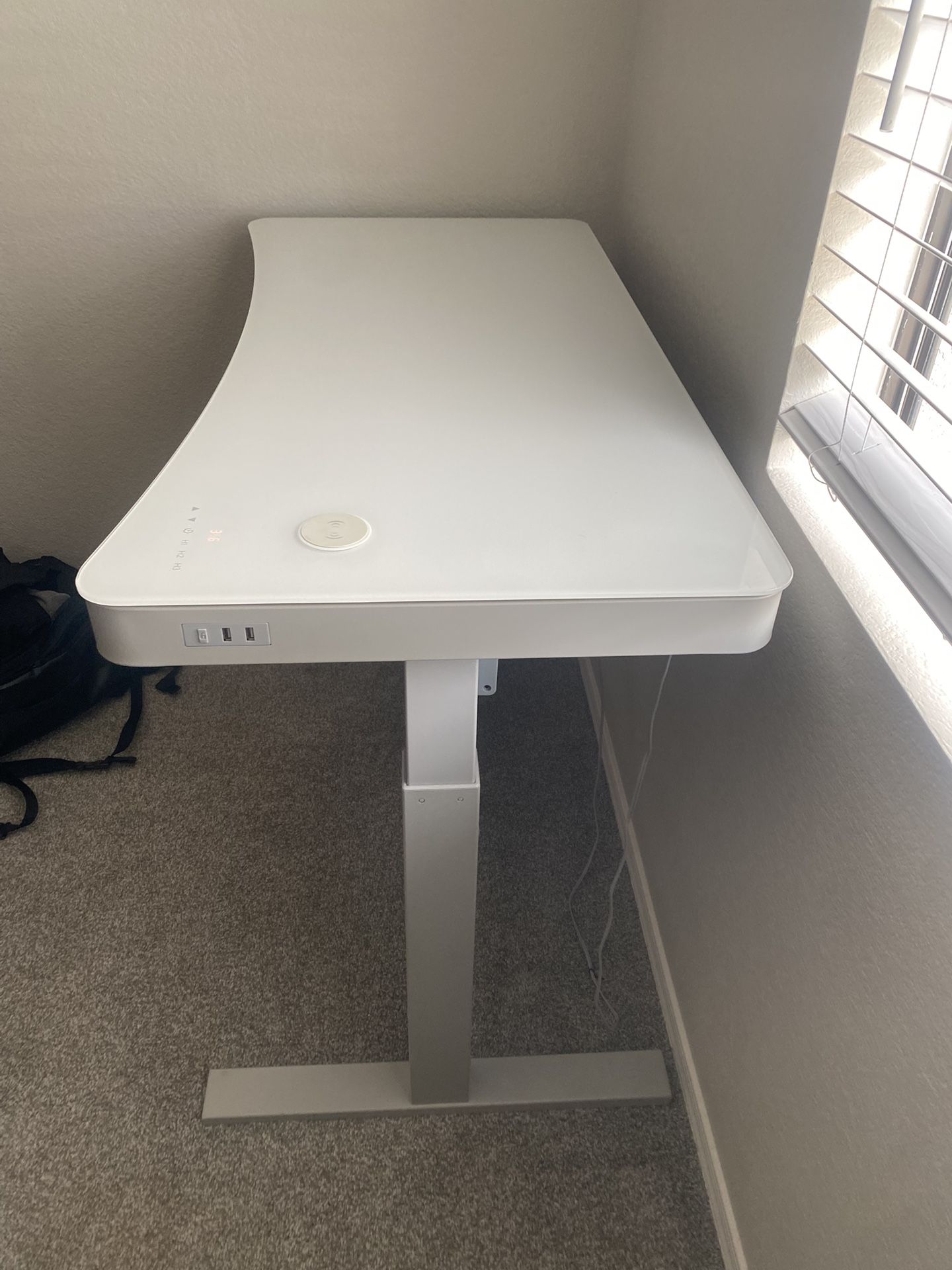Stand Up Desk Electric White glass Wireless Charger