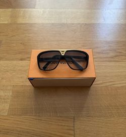 Evidence sunnies