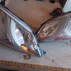 07 Prius Headlights 