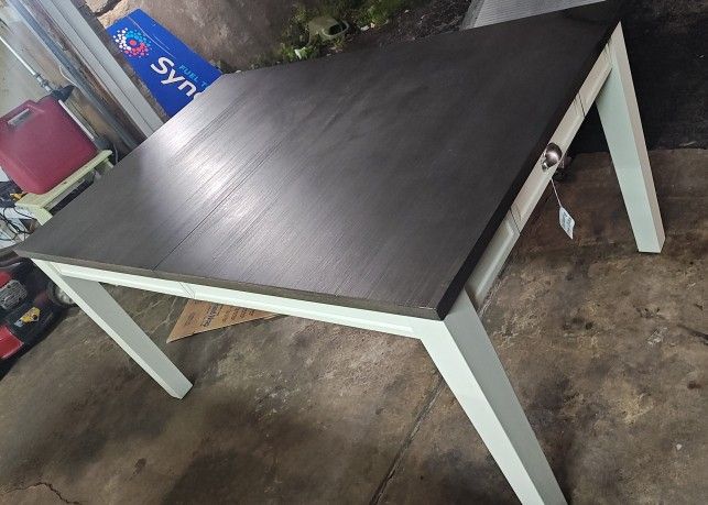BEAUTIFUL TABLE