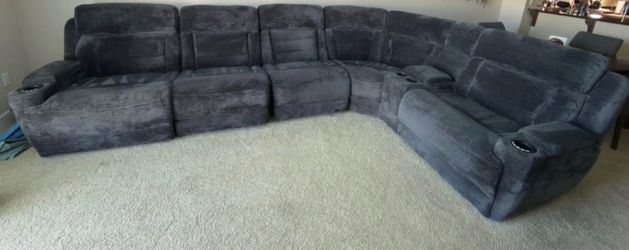 Living Spaces Charcoal Gray Large Reclining Sectional