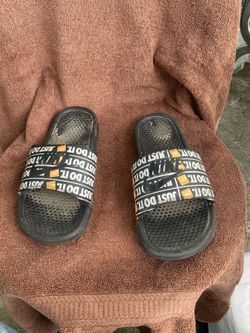 Nike sandals size 10