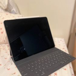 iPad Pro 256GB 12.9in 3rd gen - Pen And Keyboard Included 