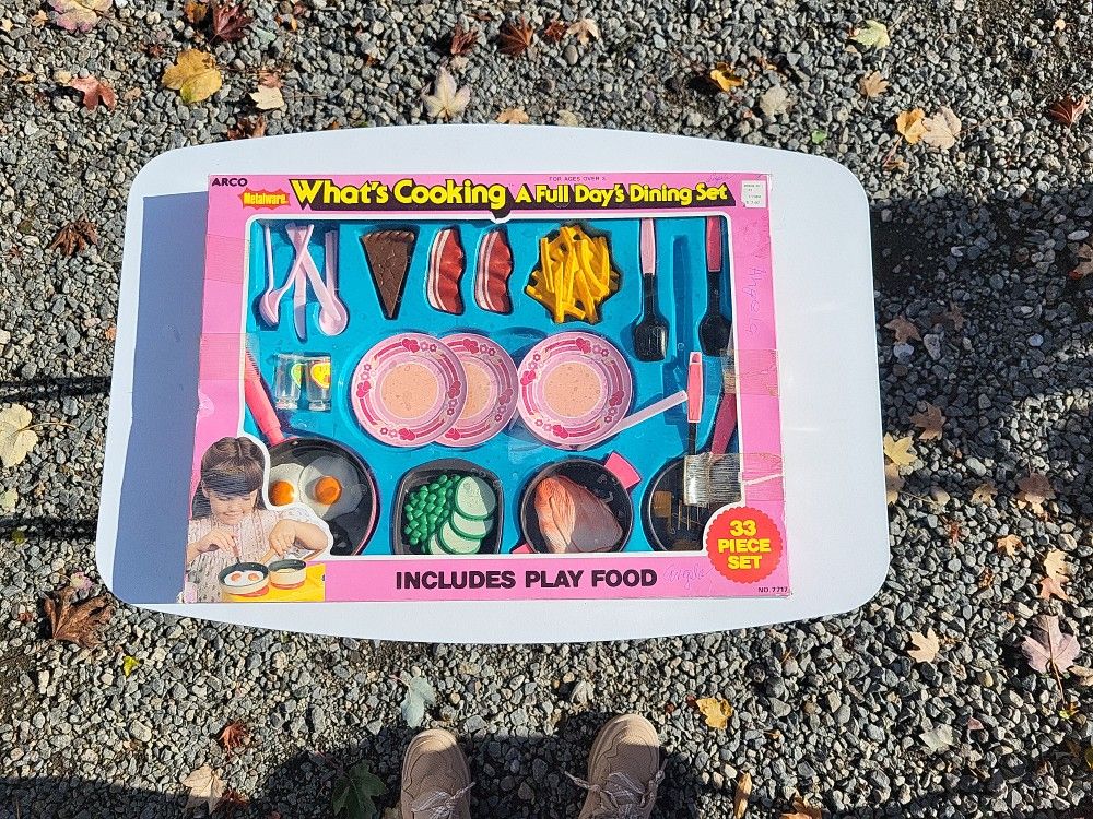 Vintage Food/dish Set