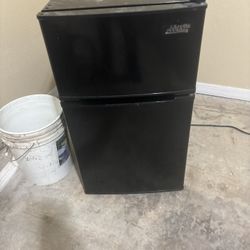 Arctic King Mini Freezer With Mini fridge 