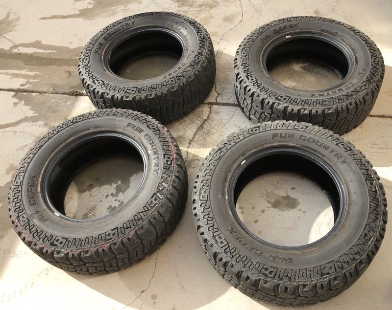 Truck Tires Dick Cepek Fun Country LT270/75R18