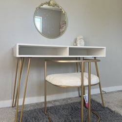 White New Desk With Mirror 