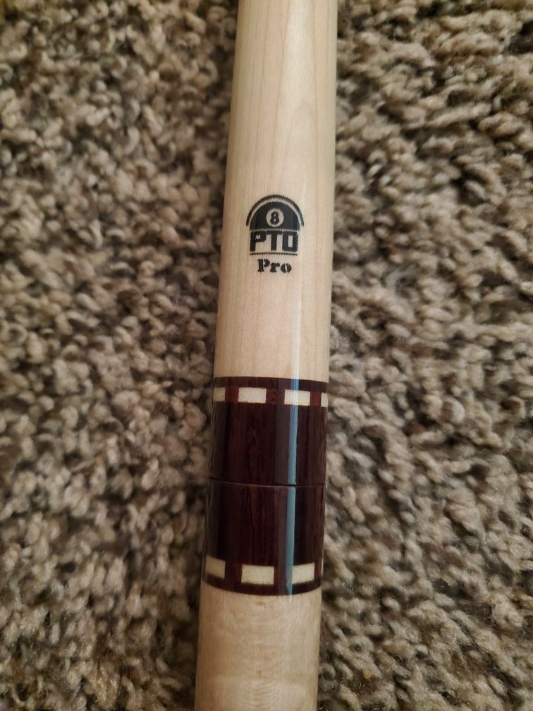 Pool cue Schmelke name brand cue.