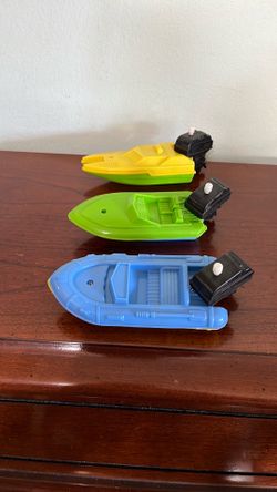 3 WaveRacer plastic wind- up speed boat toy10