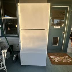 FREE working Refrigerator- GE