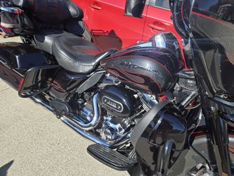 2010 Harley Davidson FLHTCUSE5