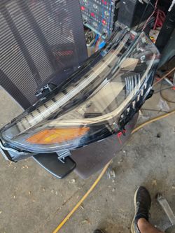 24-26 Ford Explorer Headlight