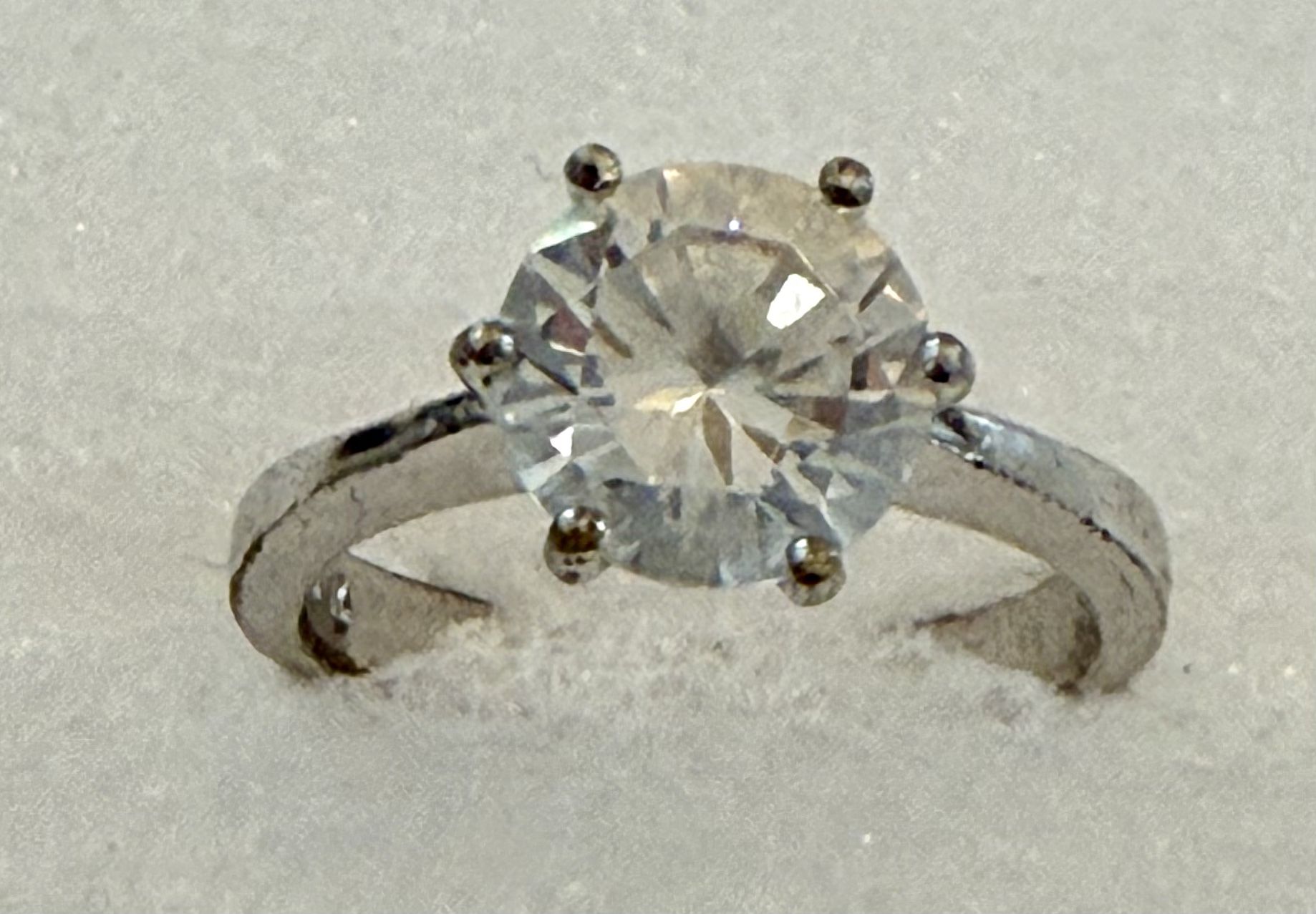 Fashion CZ Silver plated 6 prongs Size 5 Solitaire ring