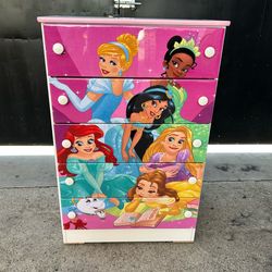 Princess dresser available in different cartoon