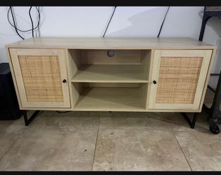 Tv stand, mirror and floor lamp bundle