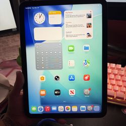 I pad 10th generation like new,works great.