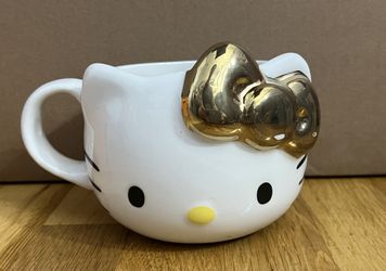 Hello Kitty Gold Bow Mug 