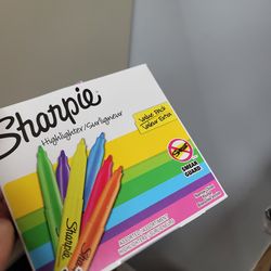 Open box Sharpie Highlighters - 21 Count