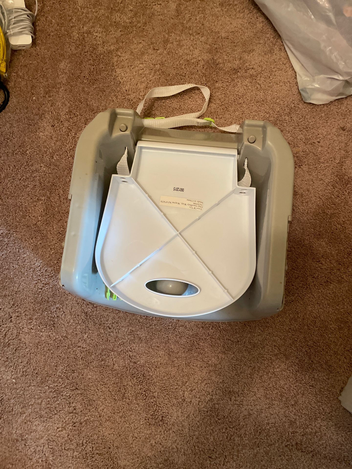 Used child booster seat for eating-toys r us brand