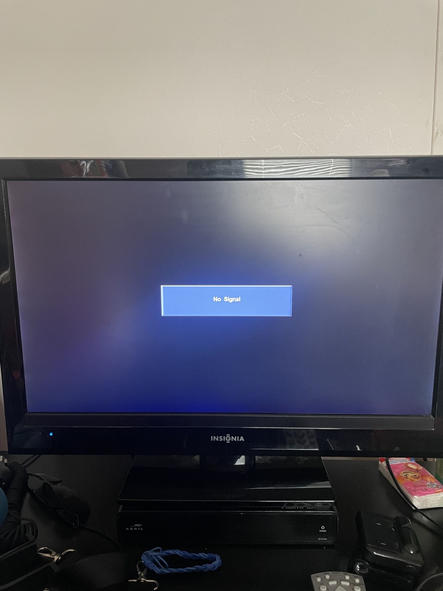 24” Insignia Tv