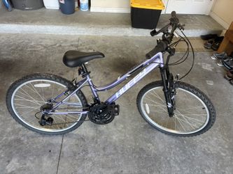 Woman’s Huffy 24 Inch 10 Speed Bike NEW
