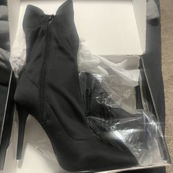Black Heeled Boots 