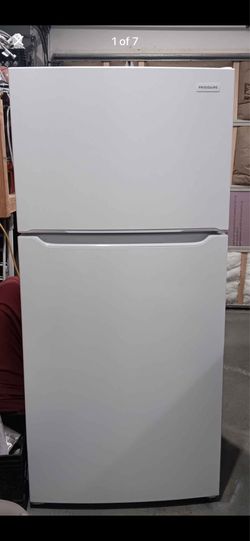 Frigidaire 1-year old top freezer fridge