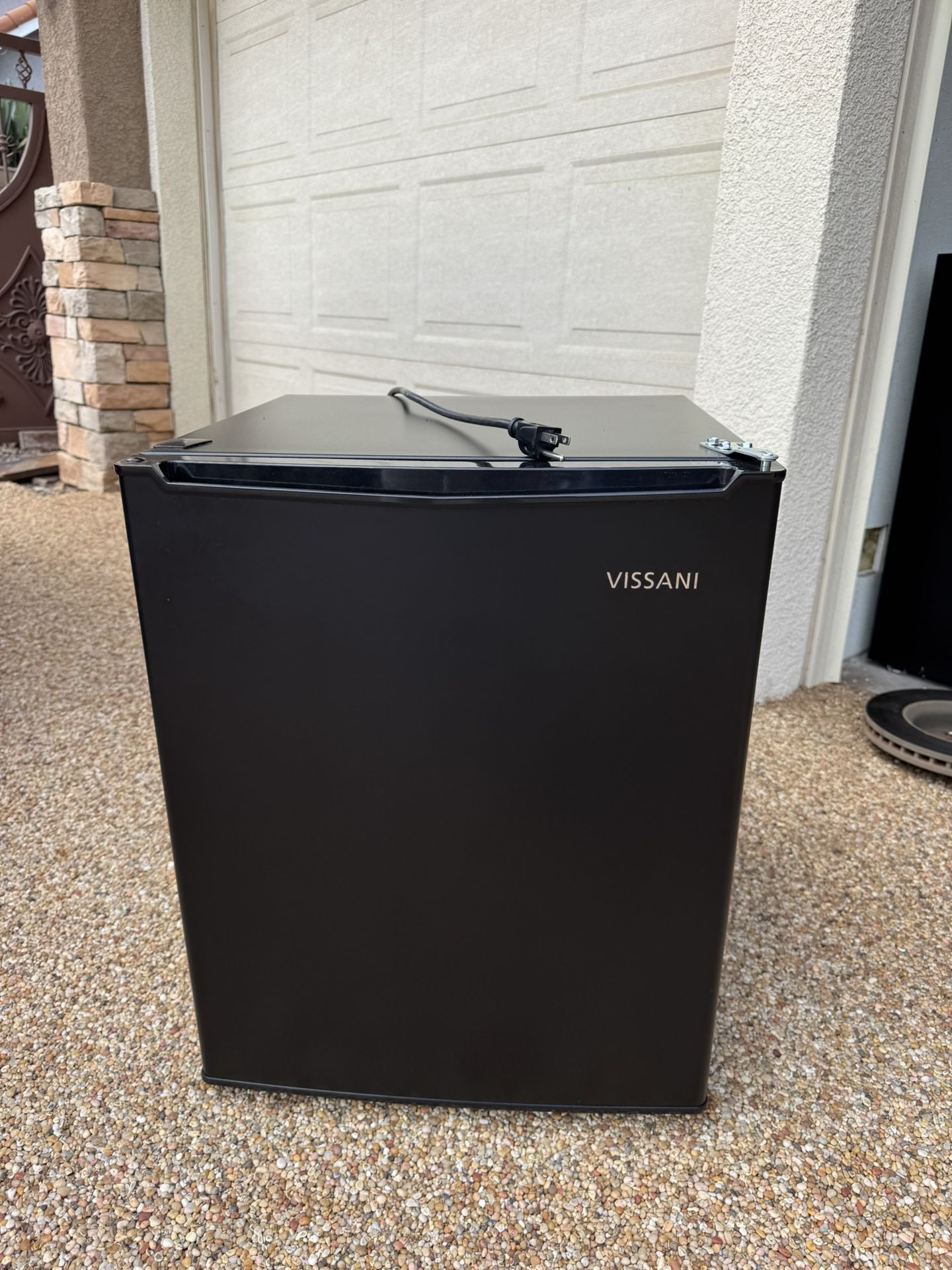 Mini Fridge - Dorm Style