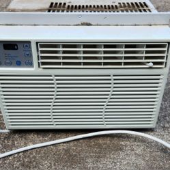 Window AC Unit 