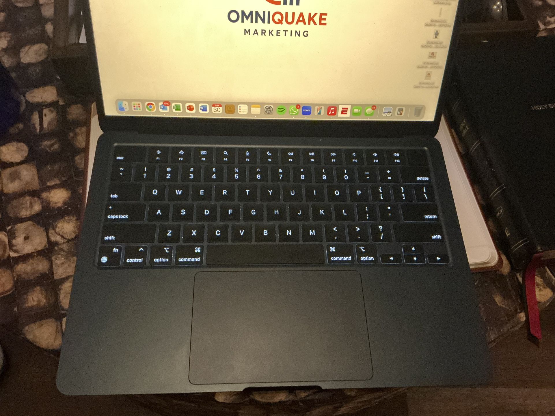 Apple MacBook Air 2022 M2 Mint Condition