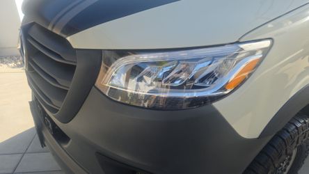 Mercedes-Benz Sprinter Front Headlight Assembly
