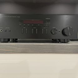 Yamaha RN303 Receiver/Amplifier