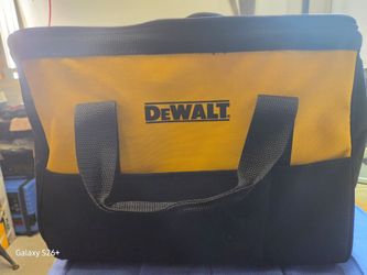 DEWALT TOOL BAG NEW M.L.