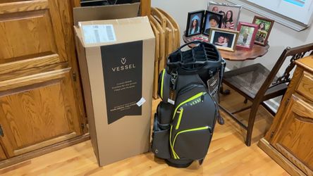 Vessel Pro Cart 11 luxury golf bag