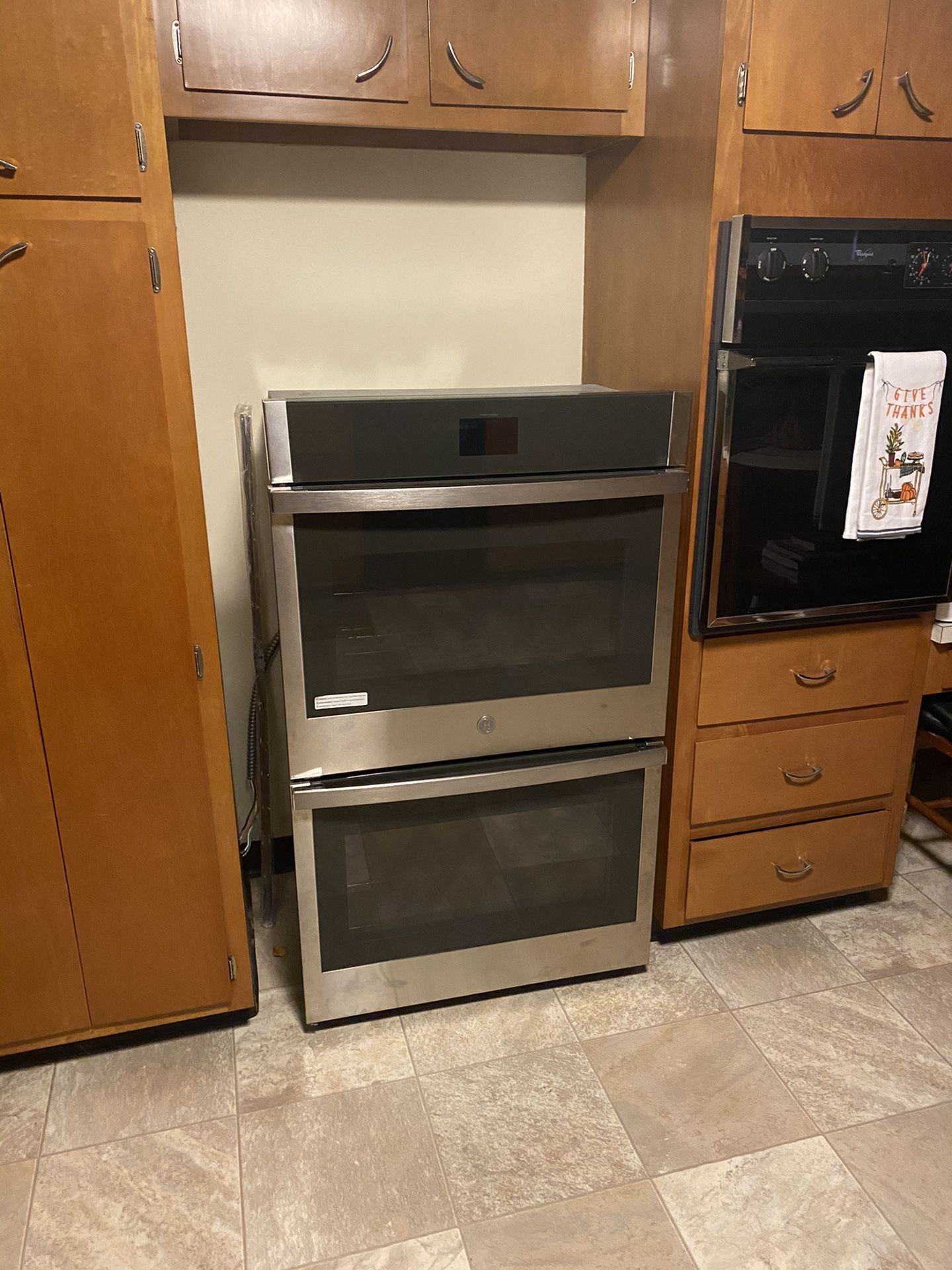 GE 30” Smart Self Clean Built-In Double Wall Oven