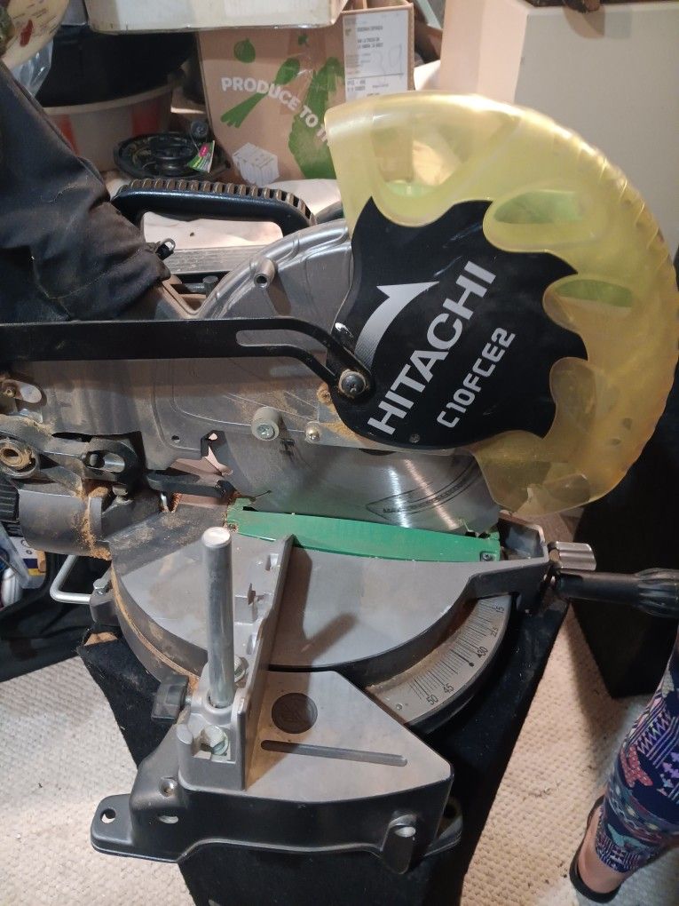 HITACHI 10 INCH MITTERSAW ..