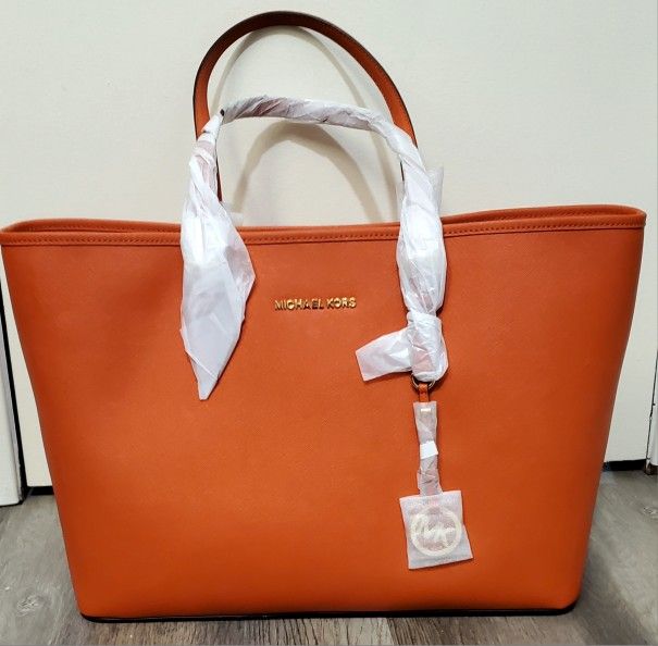 New 100% Authentic Michael Kors Jet Set Multifunctional Travel Tote Handbag Purse Burnt Orange Nandarin