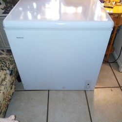 Hotpoint 7.0 Cubic Foot Chest Freezer 