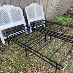 Twin Beds With Headboards