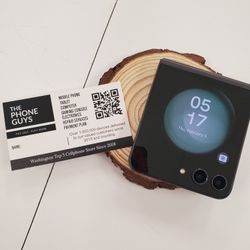 Samsung Galaxy Z Flip 5 (Unlocked) - Pre Owned 