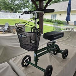 KNEE SCOOTER
