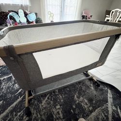 Amke baby bassinet