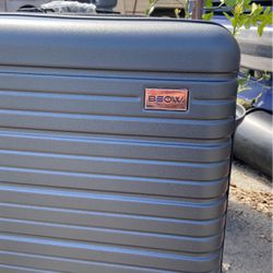 Beow Medium Size Suitcase Thumbnail