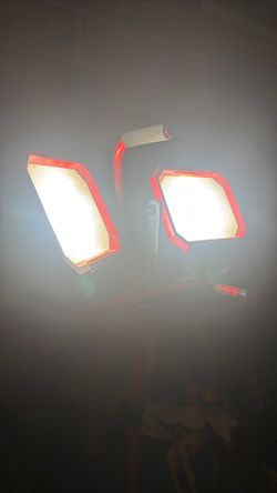 Craftsman Light Stand 9000 Lumens