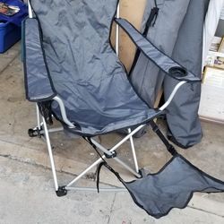 EDDIE BAUER FOLDING CHAIRS 2 for Sale in Pasadena CA