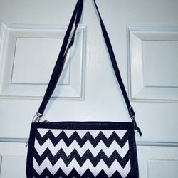 Very Nice Women Purse (serious inquiries New Only $13