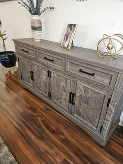 Dresser