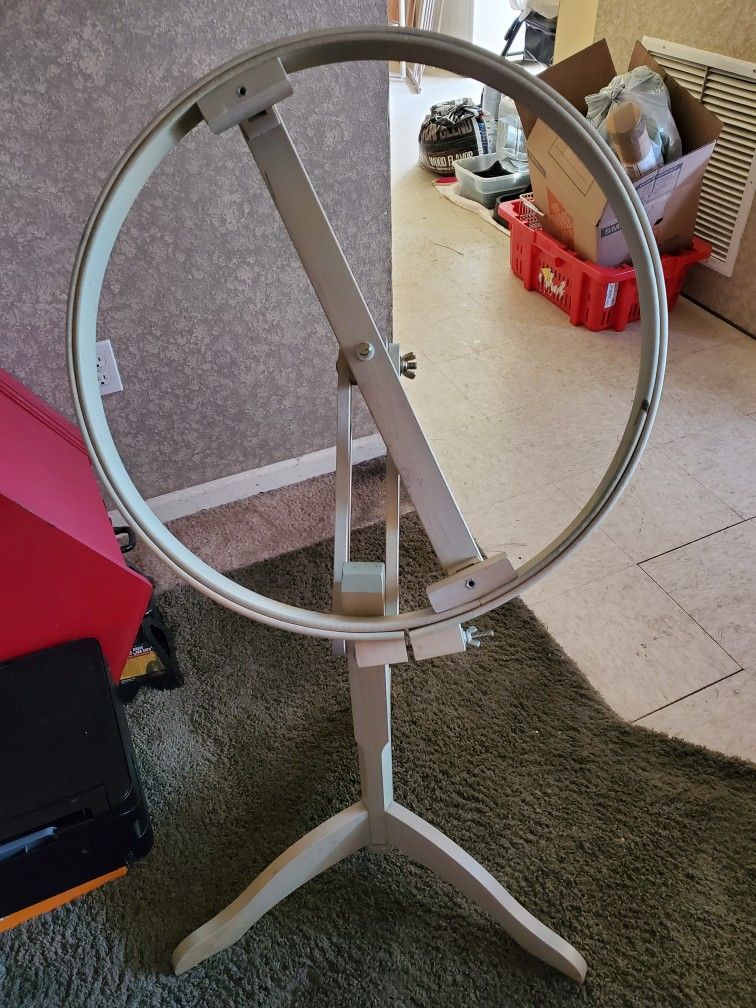 Free Standing Embroidery Hoop 22 1/2 Inch Wide