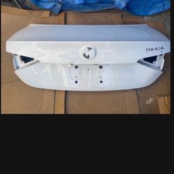 Alfa Romeo Giulia Trunk lid 17to22 Comes W/camera 