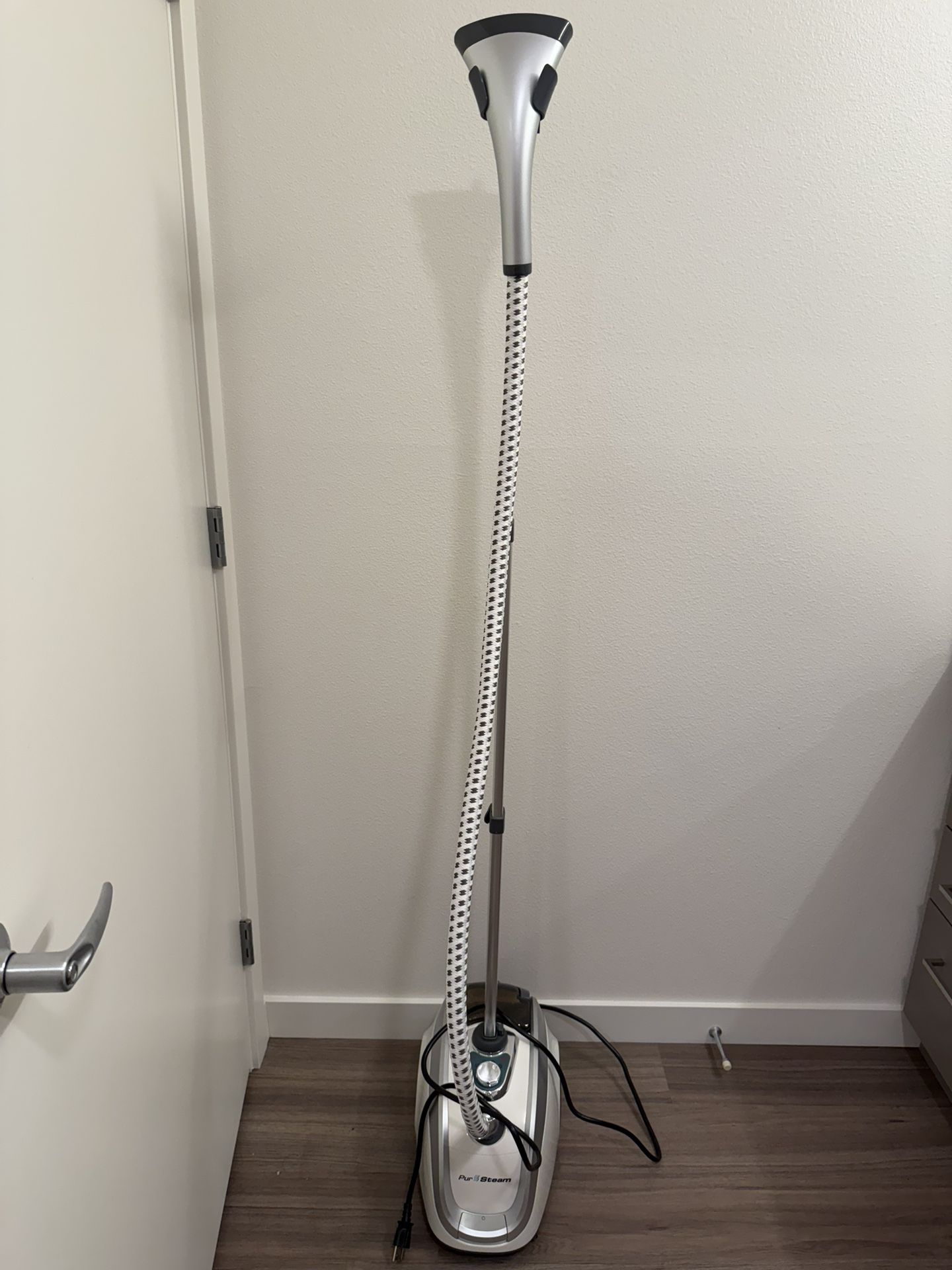 PurSteam Standing Garment Steamer - Excellent Condition.